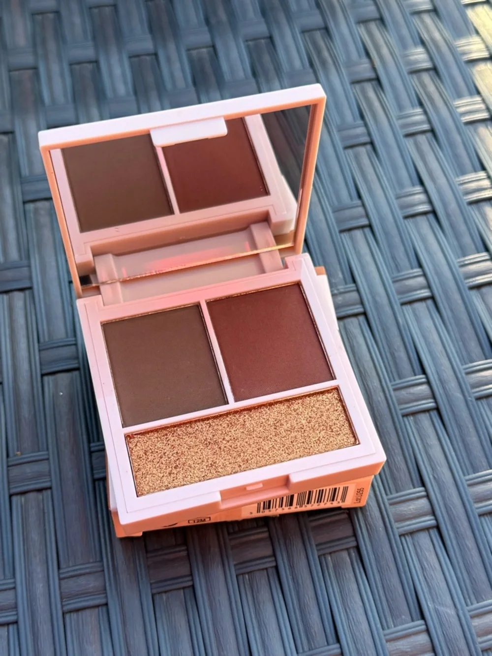 Revolution Contour Powder Compact - Deep bronzer and highlight